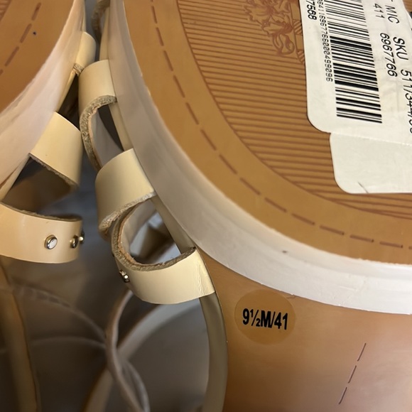 VINCE CAMUTO Nanthie Leather Studded Strappy Platform Sandals In Warm Vanilla - Picture 10 of 14